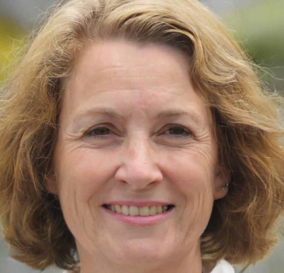 Teodora Nikolova demonstrating chart pattern recognition